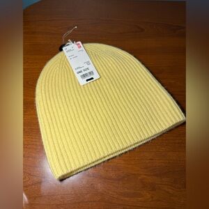 UNIQLO 100% Cashmere Beanie buttery yellow